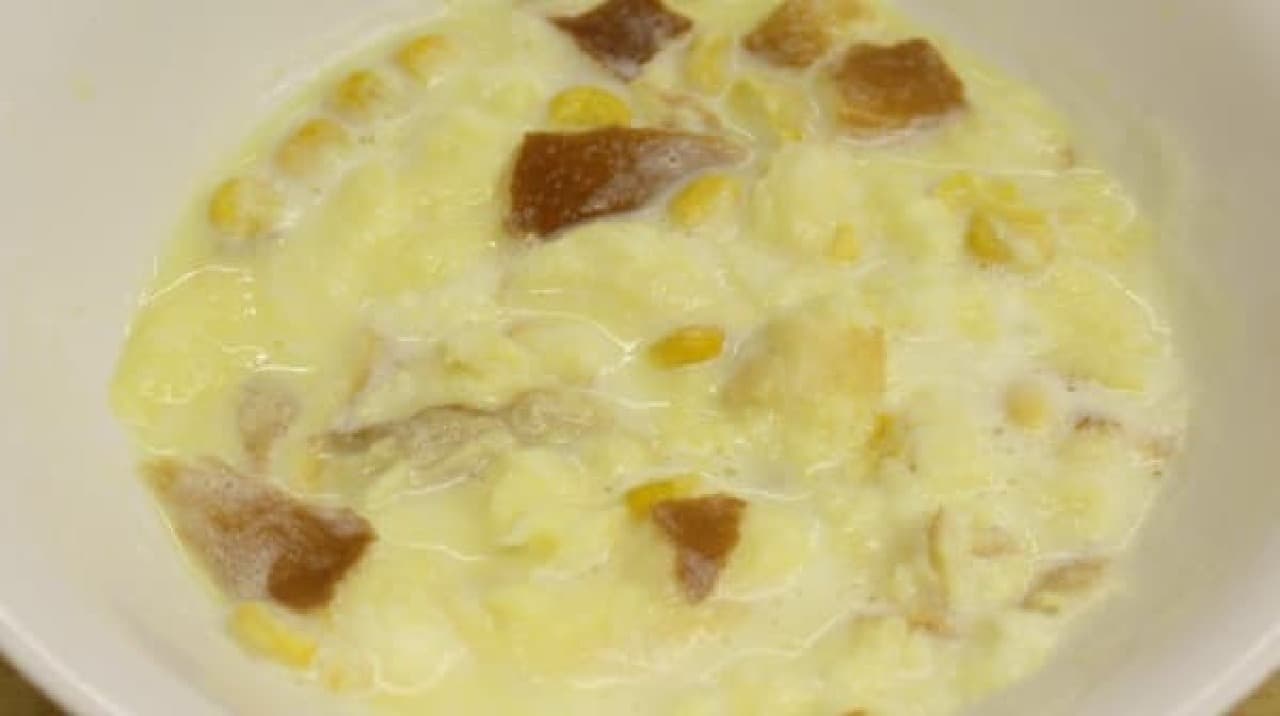 Bread porridge made with "Gari-gari-kun Rich Corn Potage"