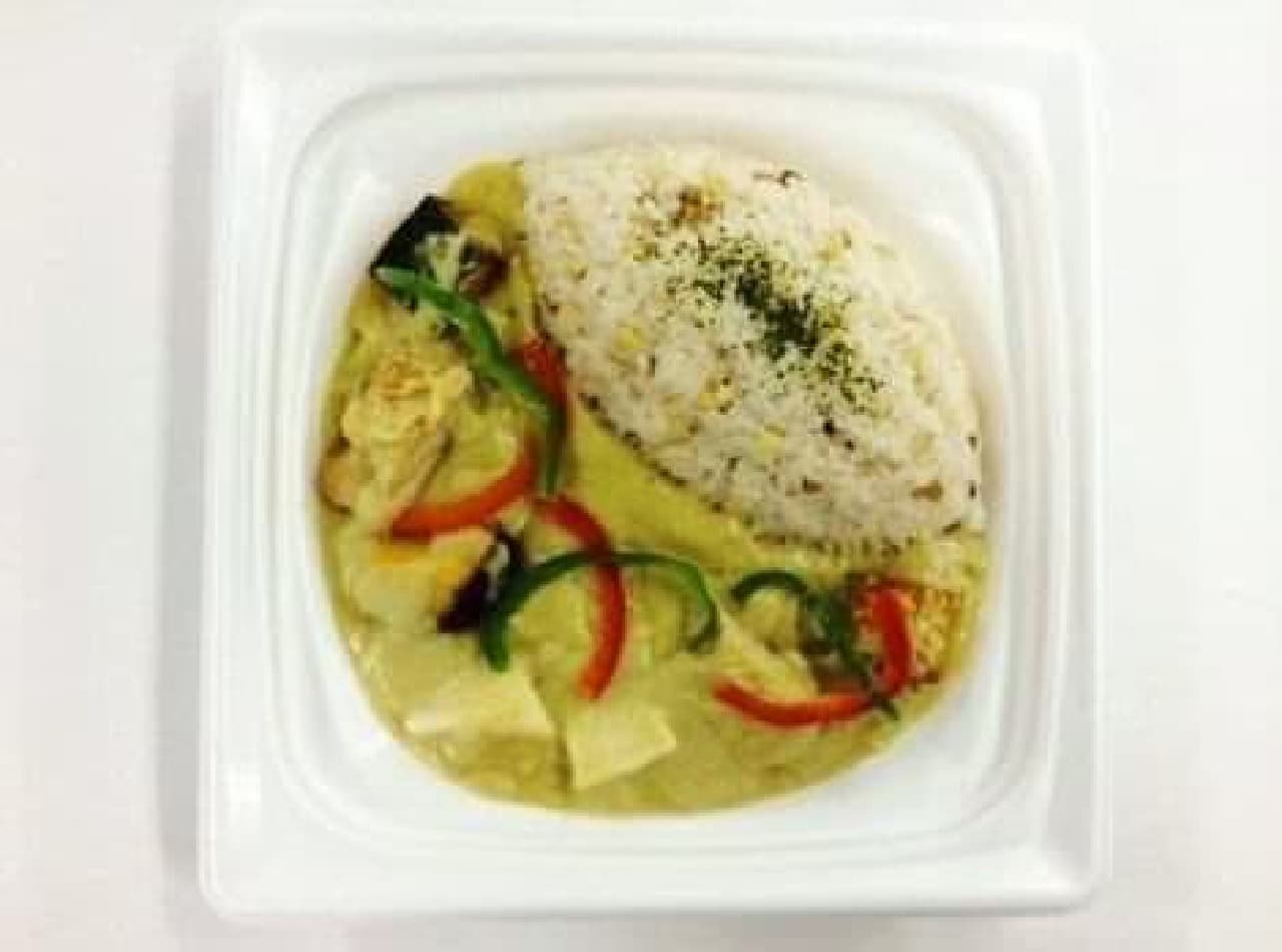 Refreshingly spicy! "Dry green curry rice"