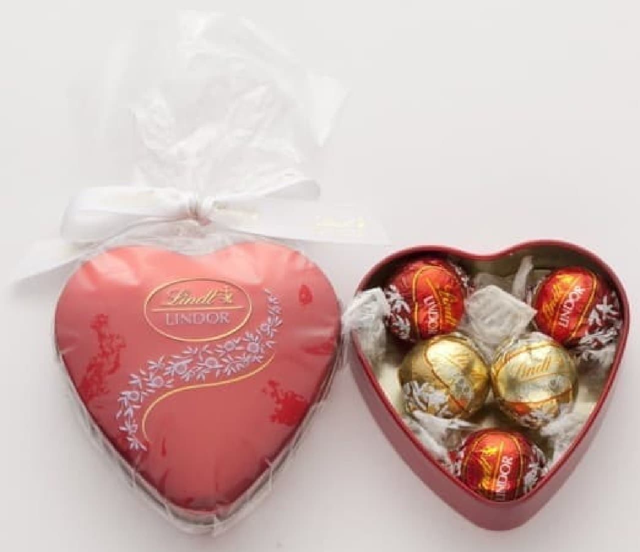 The bright red heart can is cute "Lindole Mini Gift Can"