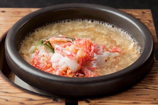 "Hanagoyomi style stone-grilled seafood okoge" sakura "" using Kyoto-style light bean paste