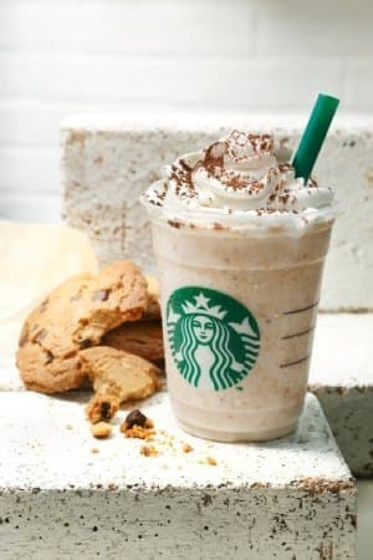 New Frappuccino with a pleasant crunchy cookie texture
