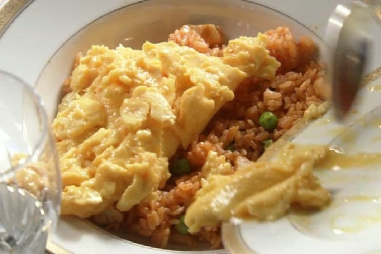 Omelet rice arranged by Meiko (Source: NHK "Gochiso-san")