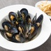 Steamed mussels with white wine and french fries