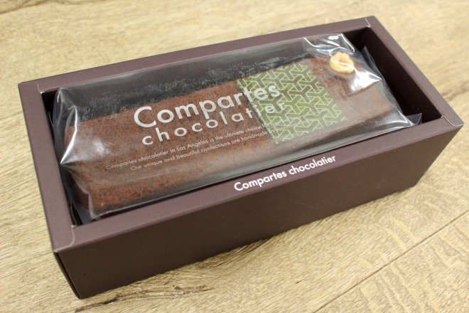 When you open the lid, the gateau chocolate
