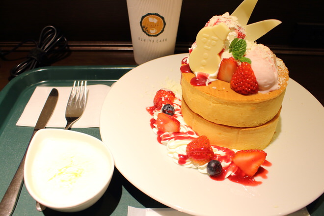 Hotcake White Chocolate Berry | Ishiya Cafe (Sapporo)