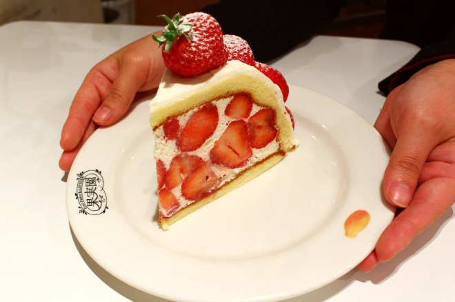 イチゴ好きは絶対行くべし 東京駅のフルーツパーラー果実園で旬の あまおう を食べつくせ イチゴ祭り 画像 3 5 えん食べ