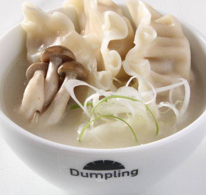 Collagen-rich plain hot water (paitan) soup dumplings