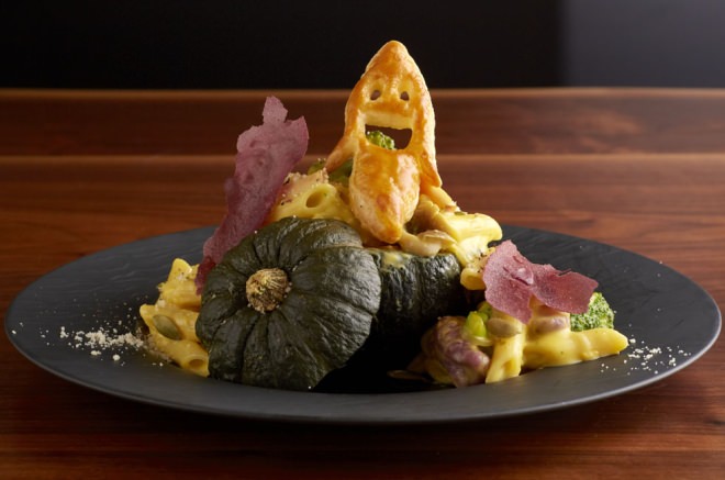Roppongi Hills "THE SUN" Halloween menu "Bocchan pumpkin and surprised ghost cream pasta"