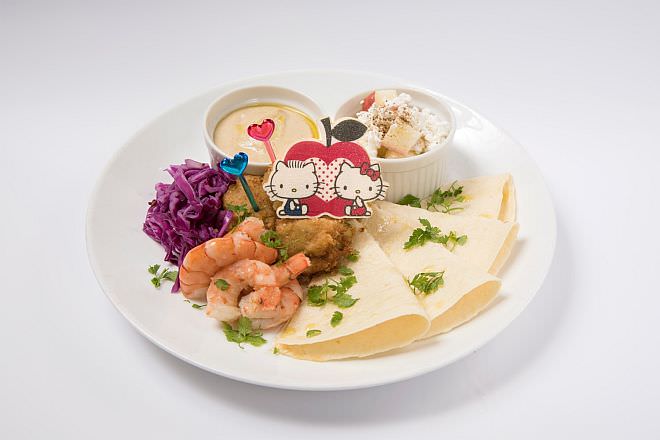 Hello Kitty's luxury tortilla plate