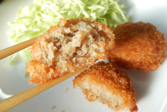 When you put on a crispy batter, the sweetness of the meat is juicy (cabbage is not included)