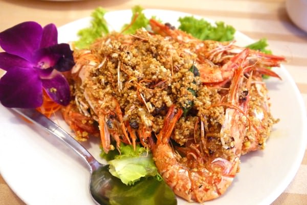 Deep-fried shrimp with plenty of almond sauce. (LONG BEACH)