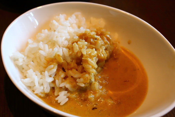 Dom Pérignon's cooked rice is good, but the curry is also delicious