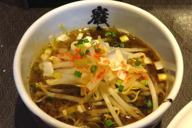 The contrast with the texture of the bean sprouts in the soup is also fun