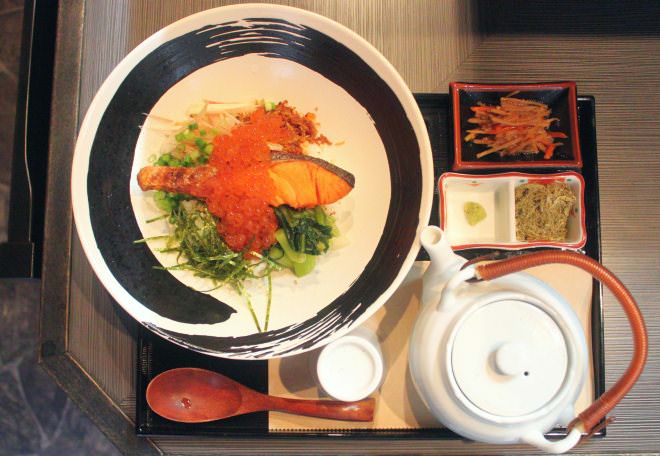 Salmon and how much seafood chazuke